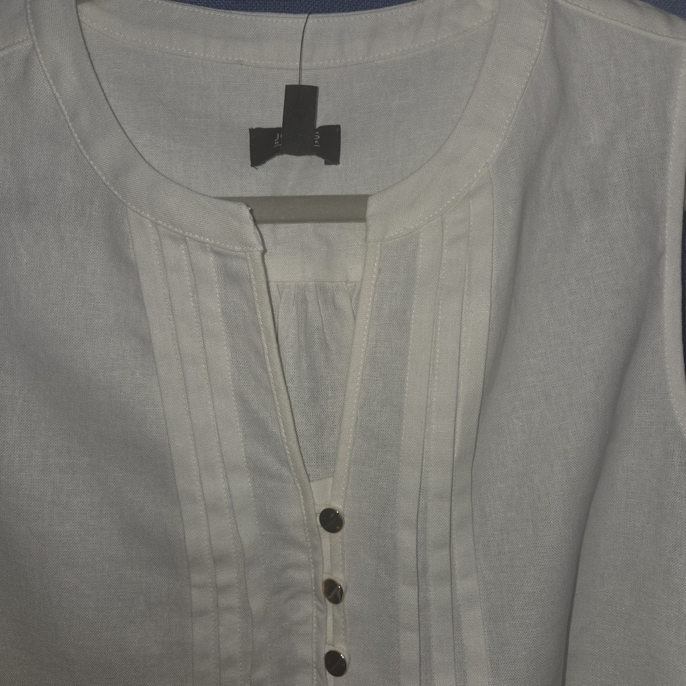 NWT Jones New York Sleeveless Linen Blend Blouse Pleated Bodice Gold Button Sz M - Picture 3 of 9